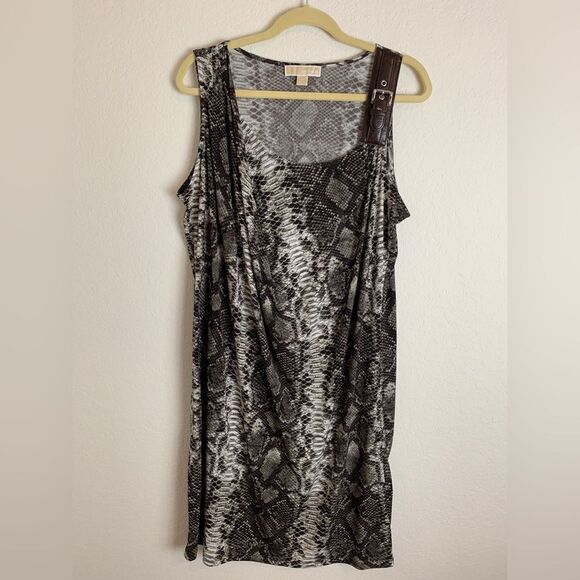 Michael Michael kors: Embrace the Wild Side: A Stunning Dress in All-Over Snake - Picture 1 of 5